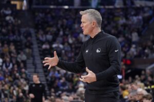 R$ 175 milhões fazem Kerr e os Warriors baterem recorde na NBA