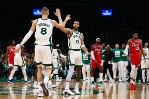 NBA: Com grande partida de Porzingis e Tatum, Celtics vencem 76ers e esquecem o que é perder