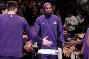 NBA: após 3 anos, Durant reencontra os Nets e ‘rejeita homenagem’