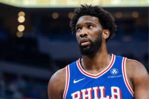 Comentarista da ESPN defende Embiid e detona regra da NBA: ‘Se eu fosse os 76ers…