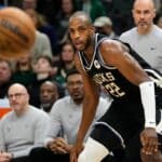 NBA: Khris Middleton sofre lesão e vira preocupação nos Bucks