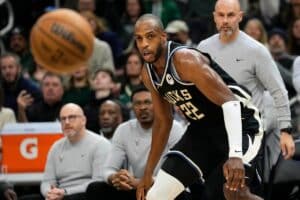 NBA: Khris Middleton sofre lesão e vira preocupação nos Bucks