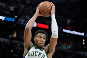 NBA: Bucks perdem para Jazz em reviravolta surpreendente