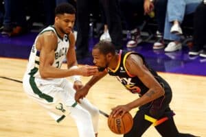 Kevin Durant minimiza enterrada em cima de Giannis: ‘Não é a primeira vez…