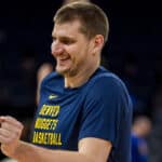NBA: Jokic supera 3 marcas importantes em vitória dos Nuggets