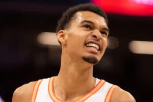 Joga sozinho? Wembanyama foi melhor do que cinco times da NBA nesta categoria