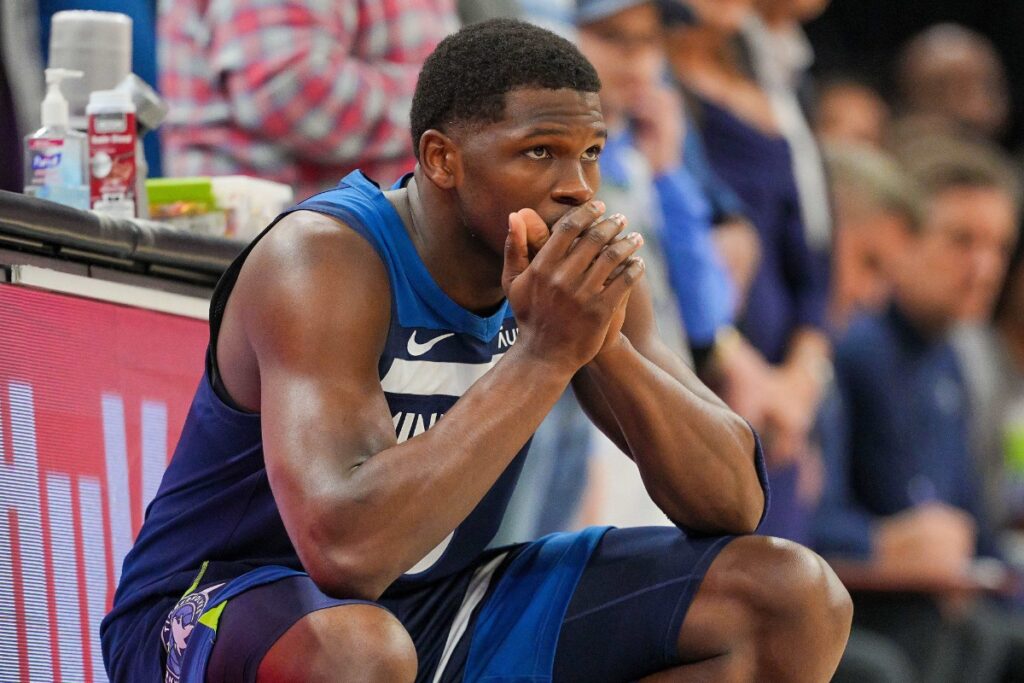 NBA: Edwards toma drible do horário e chega atrasado em jogo dos Timberwolves