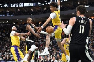 NBA: Lakers superam desvantagem sem LeBron e vencem Bucks após duas prorrogações
