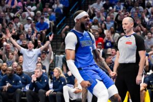 NBA: Daniel Gafford supera marca de Wilt Chamberlain em vitória dos Mavericks