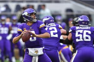 NFL: Kirk Cousins deixa Minnesota e assina com rival de conferência dos Vikings