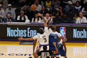 NBA: Anthony Davis consegue marca incrível em vitória contra os Timberwolves