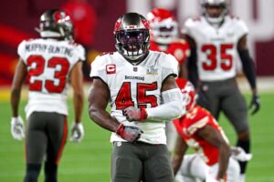 NFL: Eagles acertam com linebacker ex-Buccaneers por R$ 37 milhões