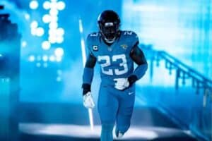 NFL: R$ 225,9 milhões para seguir no mesmo emprego? Jaguars renovam contrato com linebacker