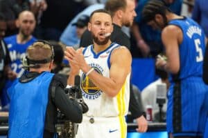 Defesa brilha, Curry resolve e Warriors vencem Magic fora de casa