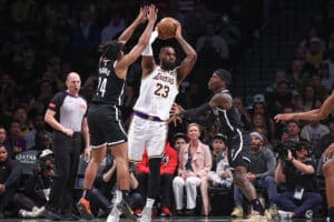 NBA: Inspirado, LeBron anota 40 e comanda domínio dos Lakers contra os Nets