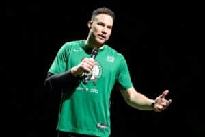 Seis vezes All-Star anuncia aposentadoria da NBA: ‘Nunca me imaginei…