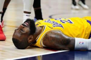 NBA Playoffs 2024: nocauteados, Lakers vivem clima terrível após derrota no Jogo 2