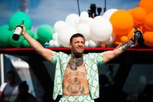 Conor McGregor retorna ao MMA e enfrenta Michael Chandler no UFC 303