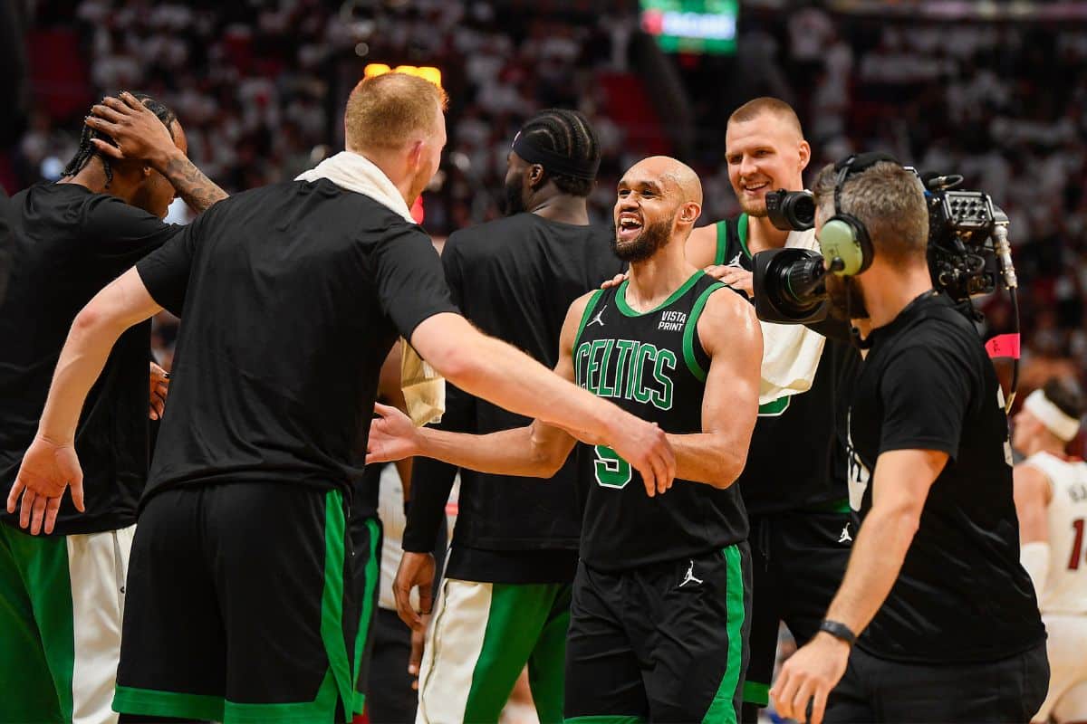 NBA Playoffs 2024: Celtics vence Heat fora de casa em Jogo 4, mas perde estrela por lesão