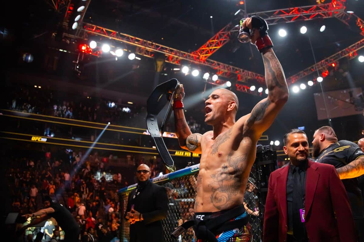 Empres&aacute;rio revela chance de Alex Poatan lutar no UFC 301, no Rio de Janeiro