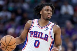 NBA Playoffs 2024: Tyrese Maxey vira dúvida nos 76ers para o jogo 2 com os Knicks