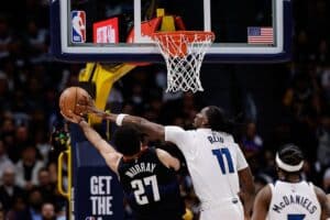 NBA Playoffs 2024: Timberwolves brilham na defesa, vencem 2ª em Denver e complicam Nuggets