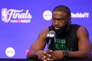 Finais da NBA: ‘Ele foi fantástico’, diz Jaylen Brown em noite histórica de Porzingis