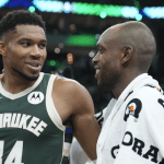 🏀 Emoção em Milwaukee: Khris Middleton aplaudido de pé em seu retorno