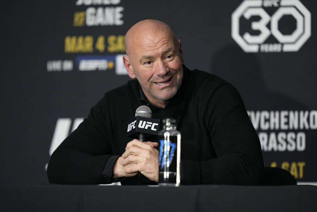 [UFC] Dana White confirma negociação para Jones x Aspinall: possível unificação do cinturão em julho