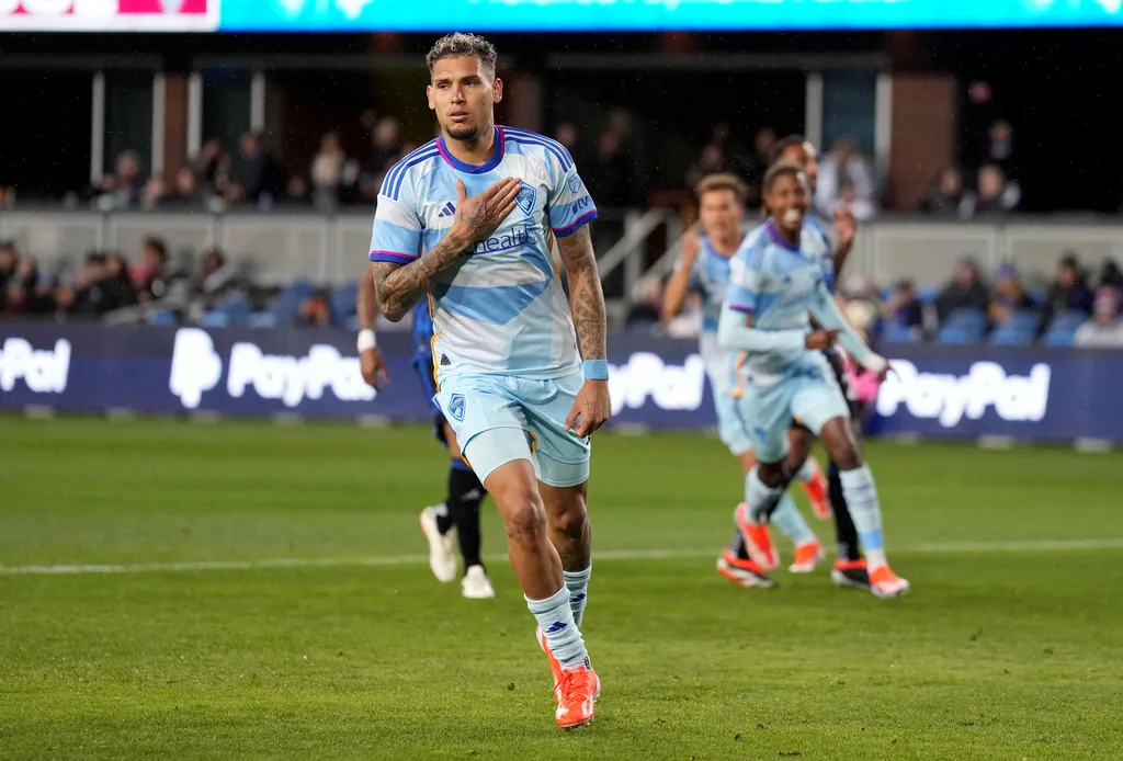 MLS: Ex-Palmeiras &eacute; decisivo em vit&oacute;ria contundente do Colorado Rapids