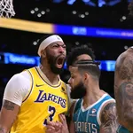NBA: Anthony Davis se &lsquo;enfurece&rsquo; e garante vit&oacute;ria dos Lakers
