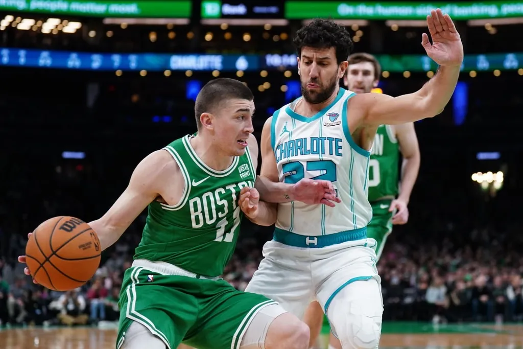 Reservas dos Celtics d&atilde;o show e equipe massacra Hornets na NBA