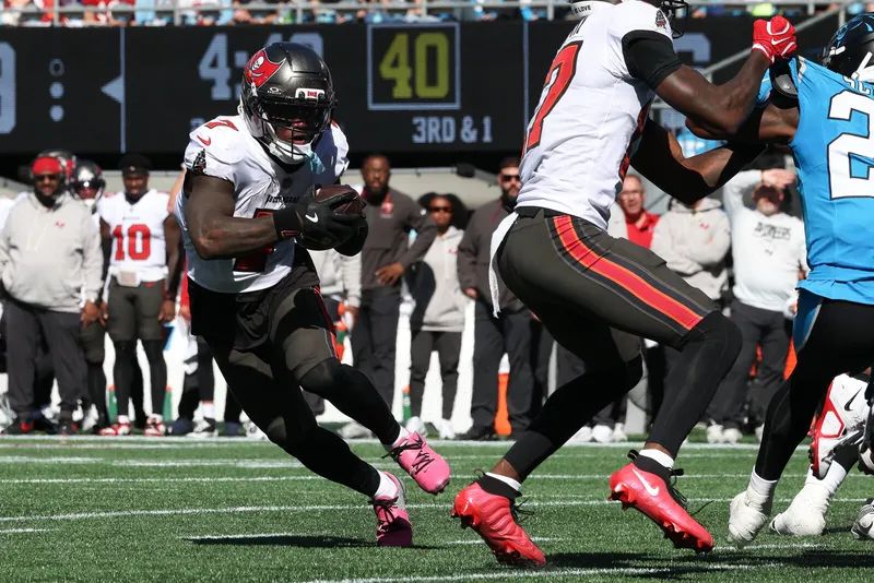 [NFL] Buccaneers 43 a 13 com 64 jardas a&eacute;reas: o 2-5 que a NFC Sul ainda comporta