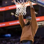 LeBron na NFL? Astro dos Lakers &eacute; homenageado com jogada em partida dos Bills