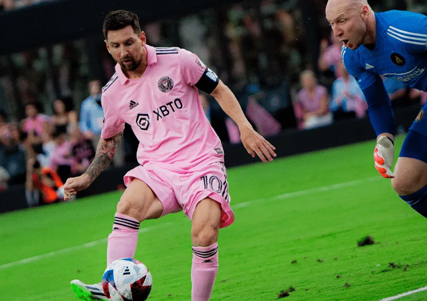 Comemora&ccedil;&atilde;o de Messi levanta d&uacute;vidas entre internautas nas redes sociais