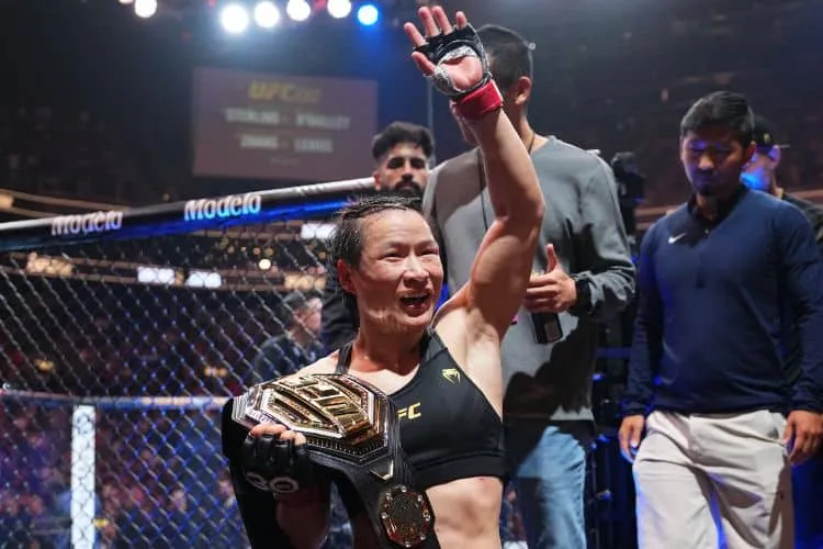 UFC 292: Weili Zhang atropela Amanda Lemos, bate recorde e mant&eacute;m cintur&atilde;o