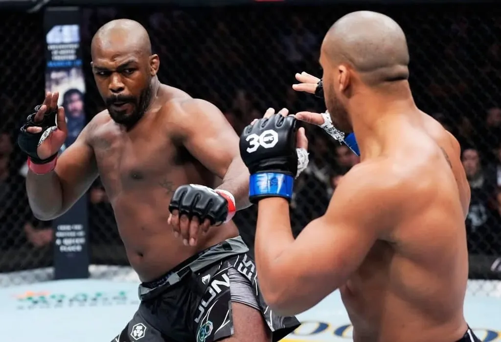Jon Jones x Ciryl Gane UFC 285. Foto Reprodu&ccedil;&atilde;o Instagram @ufcbrasil