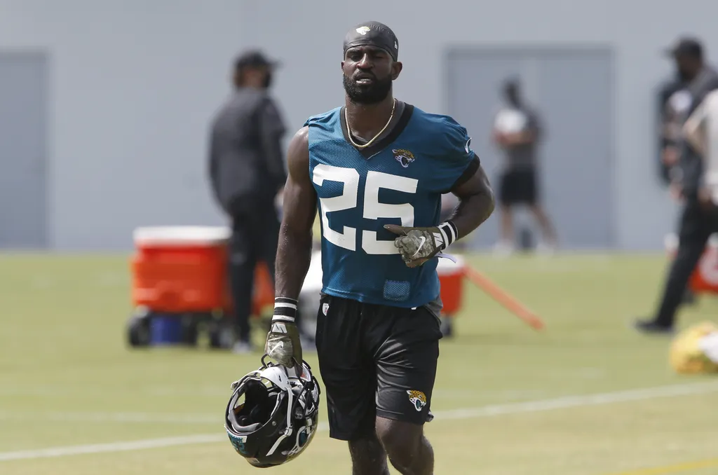 NFL: Ex-jogador dos Raiders, DJ Hayden morre em acidente de carro