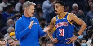 Steve Kerr diz que Poole joga melhor como titular