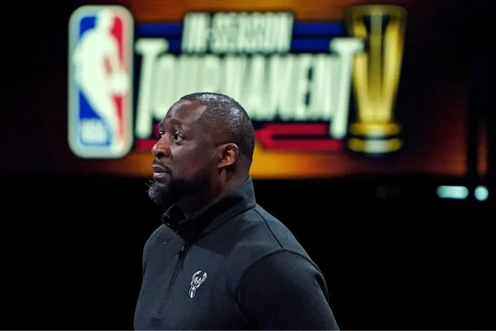 T&eacute;cnico dos Bucks leva esporro de jogador ap&oacute;s elimina&ccedil;&atilde;o na Copa NBA