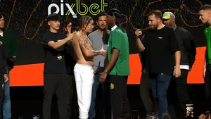 Boxe: rival deixa Whindersson no vácuo em encarada tensa antes da luta; veja