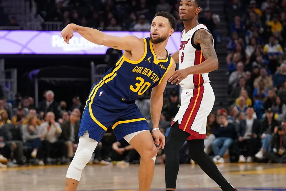 Curry anotou apenas 13 pontos na partida entre Golden State Warriors x Miami Heat pela NBA. Foto: Reprodu&ccedil;&atilde;o/ Icon Sports