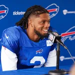 Damar Hamlin comemora retorno aos treinos ap&oacute;s parada card&iacute;aca: &lsquo;No tempo de Deus&rsquo;