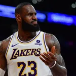 NBA: LeBron James faz confiss&atilde;o sobre Curry ap&oacute;s derrota para os Warriors