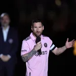 MLS: Messi &eacute; homenageado em &uacute;ltimo jogo por Inter Miami em 2023