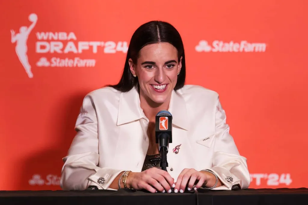 Caitlin Clark fecha acordo de R$ 104,8 milh&otilde;es com fornecedora esportiva