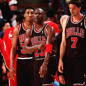 Michael Jordan, Scottie Pippen, Chicago Bulls. NBA. Foto: Reprodu&ccedil;&atilde;o/Twitter/@chicagobulls