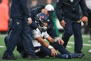 Concussão causa ausência prolongada de garoto-sensação da NFL