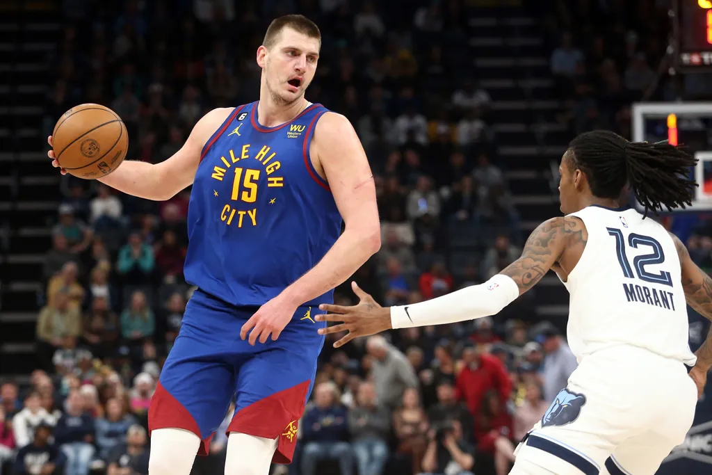 Jokic faz outro triplo-duplo e Nuggets vencem Grizzlies em jogo que deve se repetir nos Playoffs da NBA