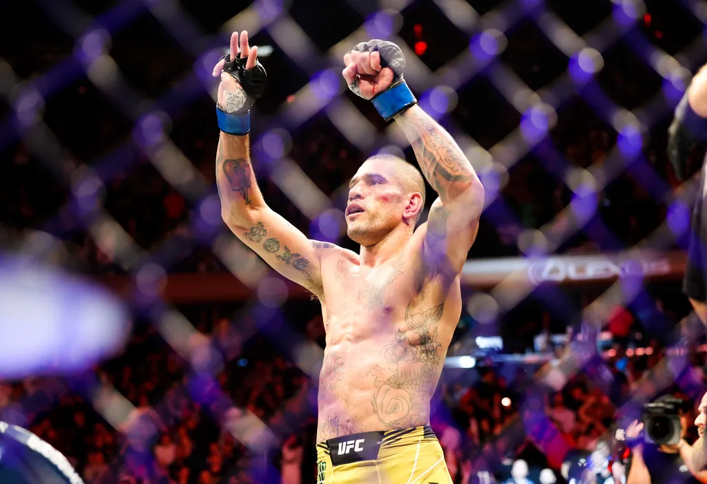 UFC: Alex Poatan quase d&aacute; soco no pr&oacute;prio filho ap&oacute;s brincadeira; veja